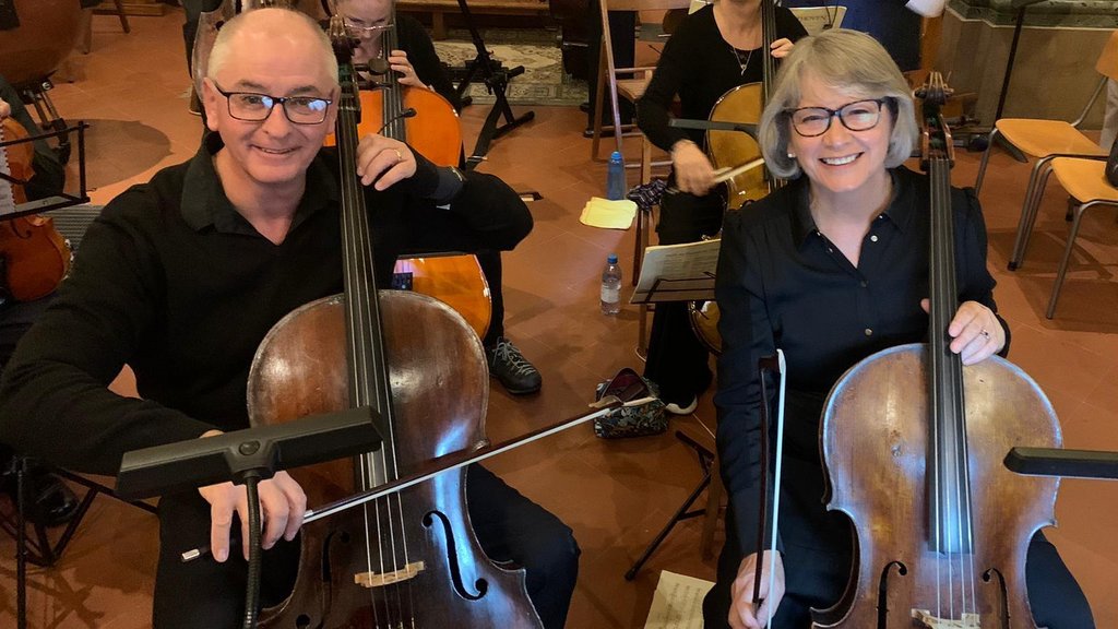Cellist:innen beim Orchesterkurs in Lugo im jähr 2025.