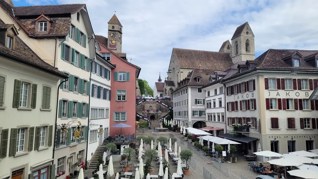 Die Delegiertenversammlung 2026 fand in der malerischen Rosenstadt Rapperswil am Zürichsee statt. Oben im Bild die Stadtkirche St. Johann