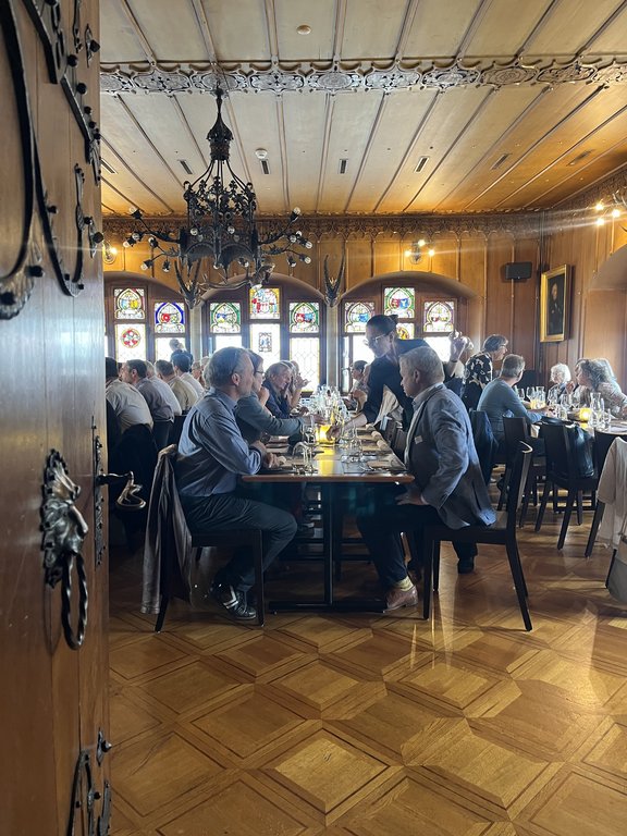 Die Delegierten beim Mittagessen im schönen Restaurant Rathaus in Rapperswil.