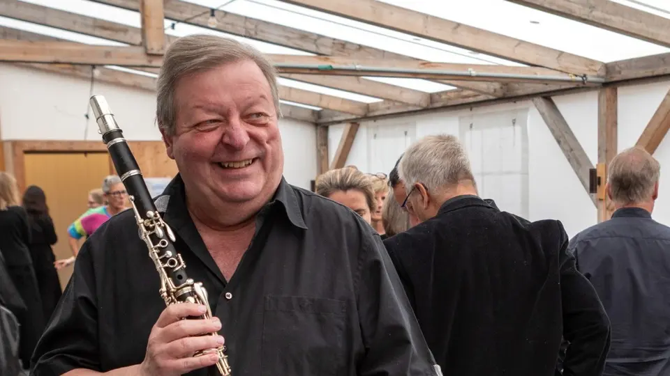 Kurt Hess pendant la semaine d’orchestre pour amateurs. Sans date.